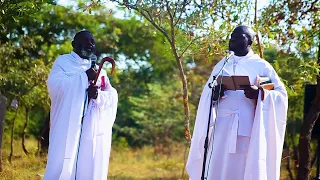 Bishop AK Mwazha "MUKURU MUKURU " achiparidza shoko ramwari. Kushamisa achakushamisaii mukomana uyuu