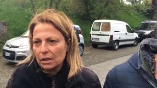 Rivolta Torre Maura, gli insegnanti: "Quartiere non è razzista, pane calpestato scena vergognosa"