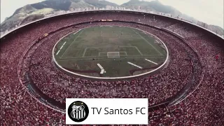 Flamengo e Santos entrando em campo no Maracanã - Final 1983