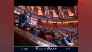 Matteotti, Preziosi interpreta il discorso di 100 anni fa: standing ovation alla Camera