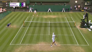 Carlos Alcaraz hammers huge 104mph forehand | Wimbledon 2023 🔨