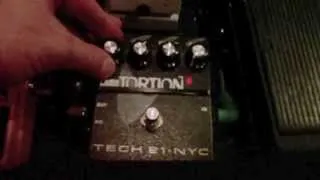 Tech 21 CompTortion Pedal, Distortion Compressor, 1966 Fender Pro Reverb amp