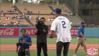 Lonzo Ball tosses first pitch at Dodgers game