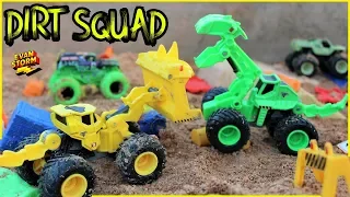 ⚡MONSTER JAM ⚡ Dirt Squad Digz Trucks - Roland - Scoops with Grave Digger Pretend Play with Dad