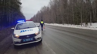 Из-за летней резины врезался в дерево