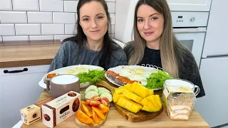 МУКБАНГ  ЗАВТРАК ЯИЧНИЦА БУТЕРБРОДЫ С ИКРОЙ РЫБОЙ НАПОЛЕОН МАНГО КОФЕ MUKBANG BREAKFAST