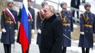 Aux commémorations de la bataille de Stalingrad, Poutine déroule sa propagande anti-ukrainienne