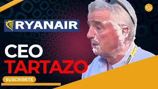 CEO Ryanair Michael O'Leary recibe tarta en la cara de activistas 💥 Noticias Virales Hoy