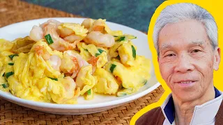 👨‍🍳 How a Chinese chef makes Scrambled Eggs (滑蛋蝦仁)!