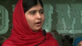 Pakistani schoolgirl Malala opens UK library