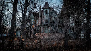 Abandoned Victorian House in Aniwa, Wisconsin