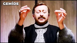 Altında Yırtmaçlı Uzun Bir Etek! | Gemide Türk Dram Filmi