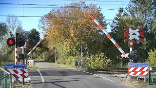 Spoorwegovergang Nijeveen // Dutch railroad crossing
