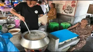 New Generation Spicing Up Octogenarian Sisters Curry Mee In Air Hitam