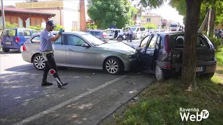 Grave incidente stradale a Lavezzola. Scontro tra due auto