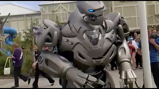 Titan the Robot punches drunk guy. Butlins Bognor 2010.