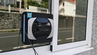 Probando el robot limpiacristales Cecotec en ventana pequeña 😎