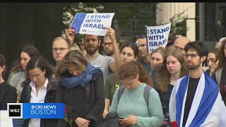 MIT students gather in support of Israel