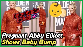 Pregnant Abby Elliott shows her baby bump at Golden Globes 2023