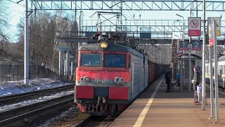 "Как в старые добрые 😂" ВЛ11М-409/408Б с грузовым поездом следует по станции Яхрома