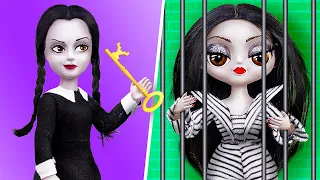 9 идей для старых кукол Барби и ЛОЛ в стиле Семейки Адамс