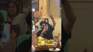 A boy is singing Baari song in front of BilalSaeed and Bilal Saeed is applauding him | Onetworecods