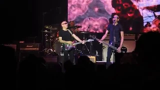 Joe Satriani, Doug Pinnick & Kenny Aronoff  "Voodoo Chile"