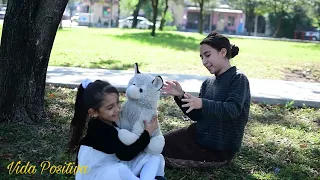 Niña pobre salvo la vida de una niña rica luego de ser humillada