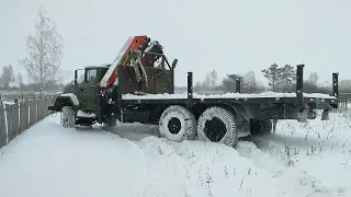 Манипулятор ЗИЛ 131 в своей стихии...