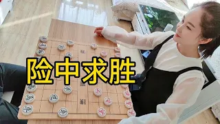 象棋：赢了做你女朋友，可你贪心不足蛇吞象想让我做你老婆！【象棋八妹】