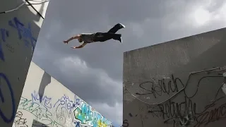 Extreme Parkour and Freerunning  - NO LIMITS