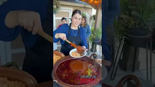 Disfrutando de una nueva receta de aguachiles con el grupo