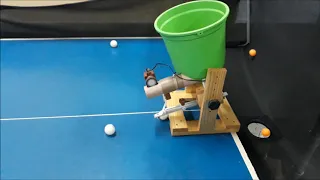 Table tennis robot