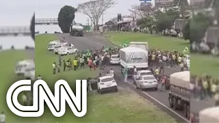 Justiça revoga prisão de motorista que atropelou grupo em bloqueio bolsonarista | LIVE CNN