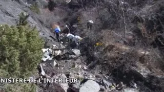 Prosecutors say Germanwings co-pilot researched suicide methods