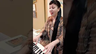 Софья Шесталова поет песню на стихи Ювана Шесталова "Морошка" : музыка Елены Кожуховской .