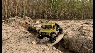 RC 4WD Crawler 1:18 -   drive test  outdoor in difficult terrain sand, water and mud