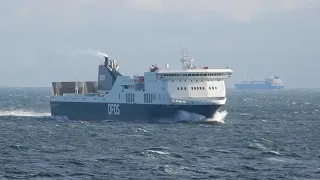 DFDS Fährschiff VICTORIA SEAWAYS am 08.11.23 in rauer See auf der Ostsee unterwegs.