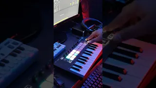 Live Looping | Somebody That I Used To Know on Novation Launchkey Mini Mk 3