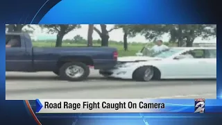 Road rage fight caught on camera