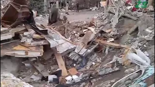 Бомбы падают на жилые дома. Есть жертвы. Украина.