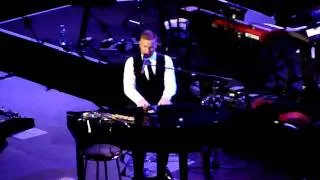 Gary Barlow at ROYAL ALBERT HALL 6th Dec 2011 Medley