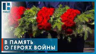 На Воздвиженском кладбище Тамбова возложили цветы к мемориалу «Скорбящая мать»