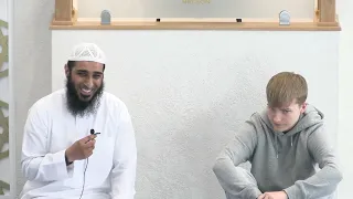 Heart-warming Mother breaks down as son accepts Islam!