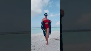 Sunny Leone Maldives beach resort e shooting korar somoy ❤️❤️#sunnyleone #maldivesbeach #short