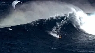 vague influence - première en kitesurf sur la vague géante de Jaws à Maui - manu bertin - 2000