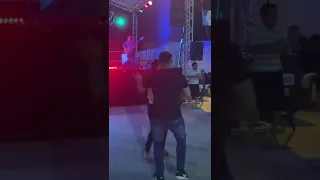 Casal dançando ao som de Chico Swingado