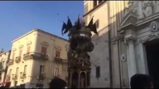 24/07/2016 uscita cereo pescivendoli dalla basilica cattedrale di Acireale