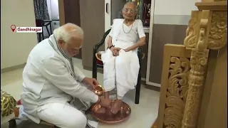 PM Modi Meets Mother Heeraben Modi in Gandhinagar On Her 100th Birthday, Says 'If My Father Had...’