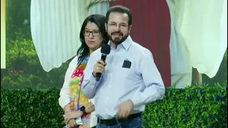 Así fue la presentación del pastor German Ponce junto a su esposa en Guatemala